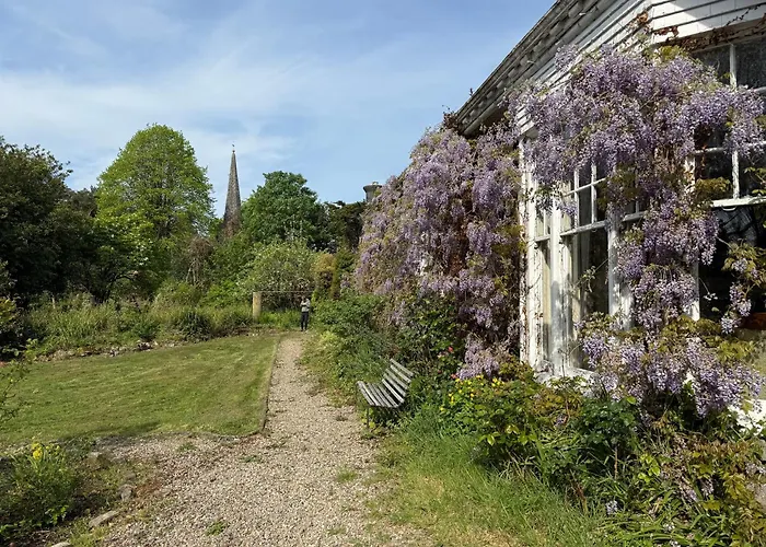 Shannon River House & Gardens