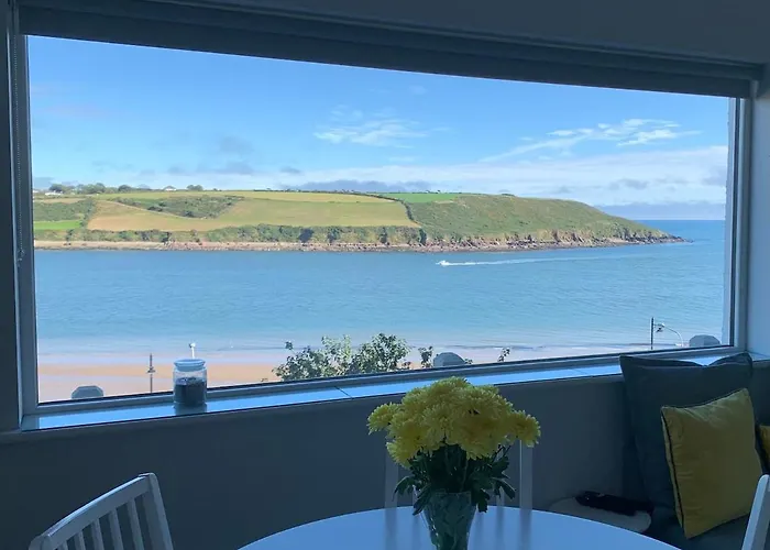 Periwinkle Cottage, With The Most Amazing Sea View