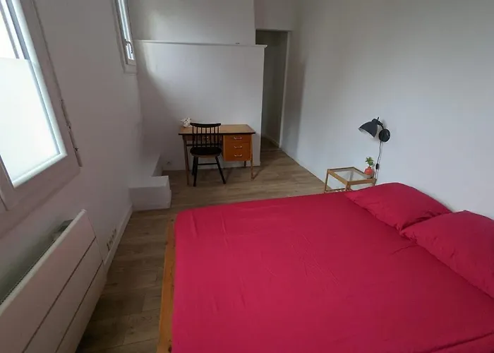 Maisonnette Avec Petite Cour