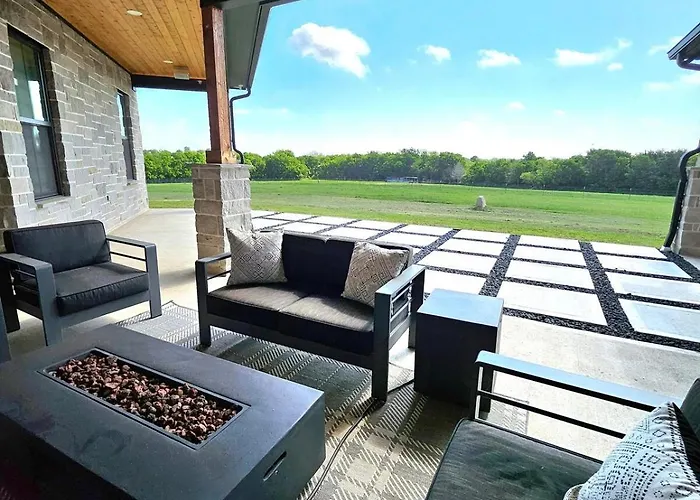 Roxell Ranch-A Country Retreat 12 Guests 6 Beds