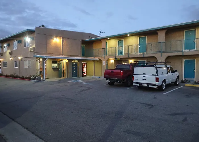 Crzy 8 Motel