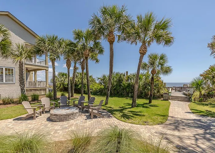 Poolside Cottage 33
