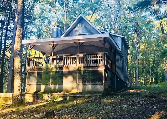 Beautiful Lakefront Chalet In The Poconos!