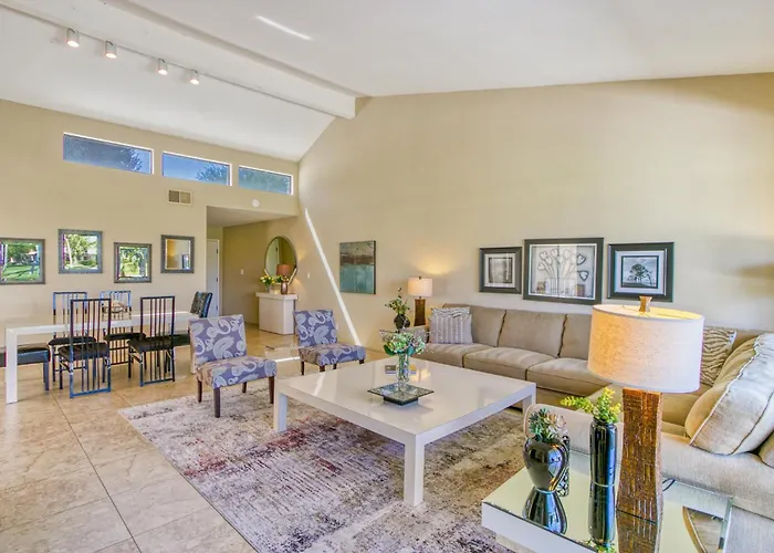 Rancho Las Palmas Golf Escape