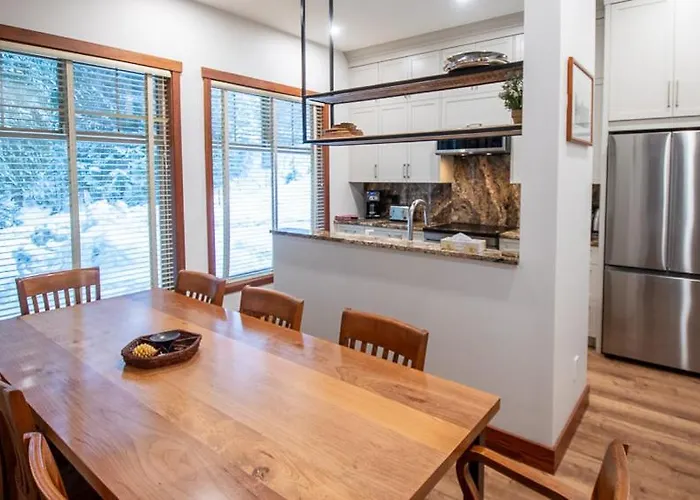 Snow Creek Lodge By Fernie Lodging Co