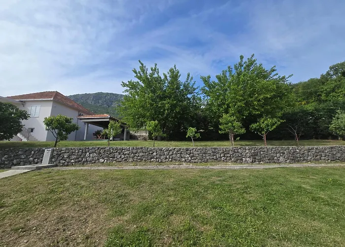 Uphill Glavanovic Villas