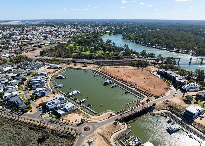 Riverfront Family Home In Mildura