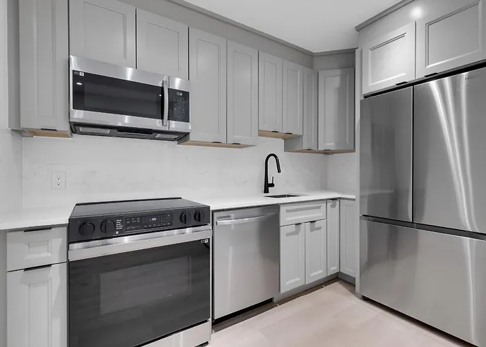 Le Victoria Midtown Mtl