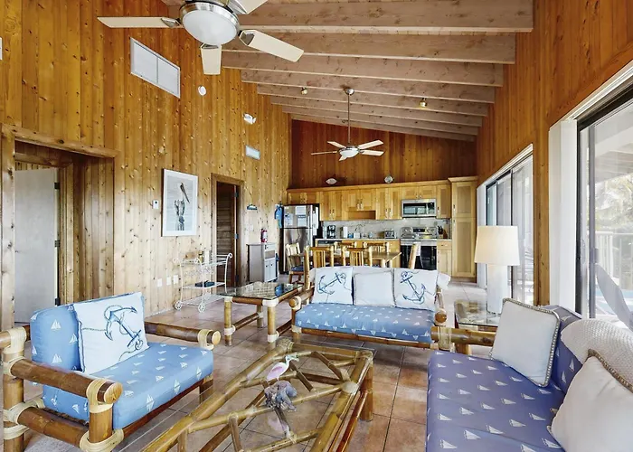 Kc111 Gray Pelican House