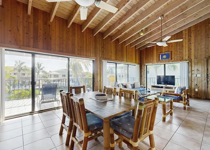 Kc111 Gray Pelican House