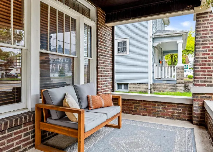 Dog-Friendly House By Main Street