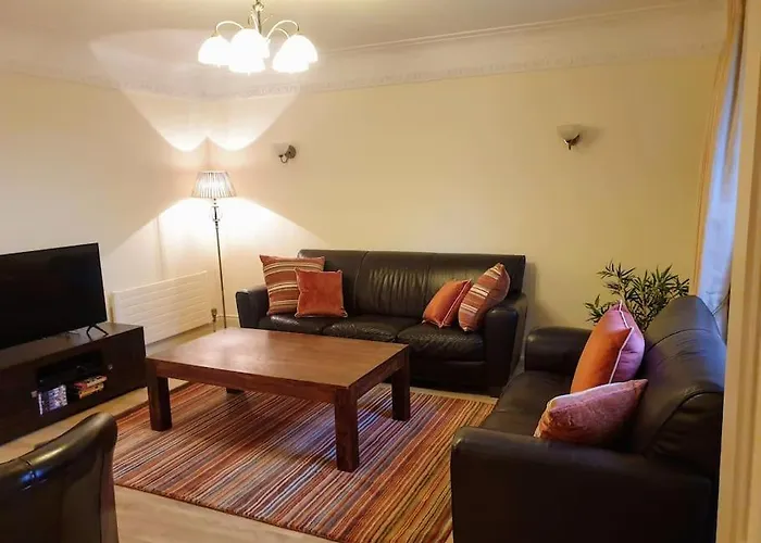 Period Country House Set Within Equestrian Centre