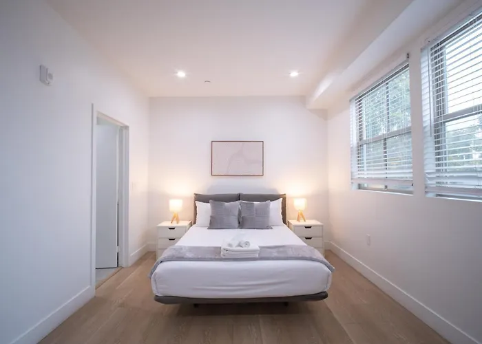 Stylish Private Room By Downtown La With Private Parking