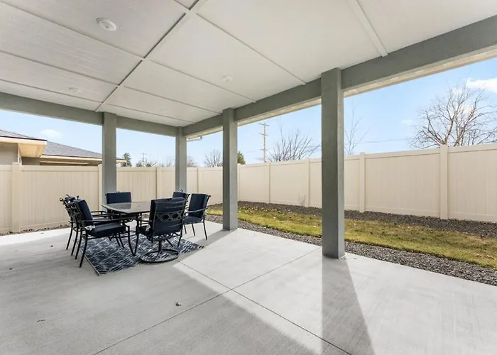 Brand New Custom Home - Grayson