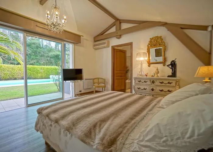 Tres Belle Villa Avec Piscine