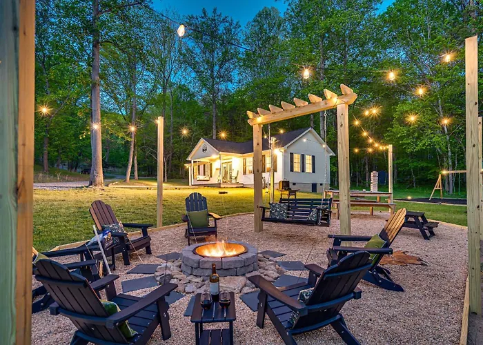 Shenandoah Family & Dog Friendly Cabin - 5 Min Walk River With Private River Access, Bbq, Playground, Fire Pit
