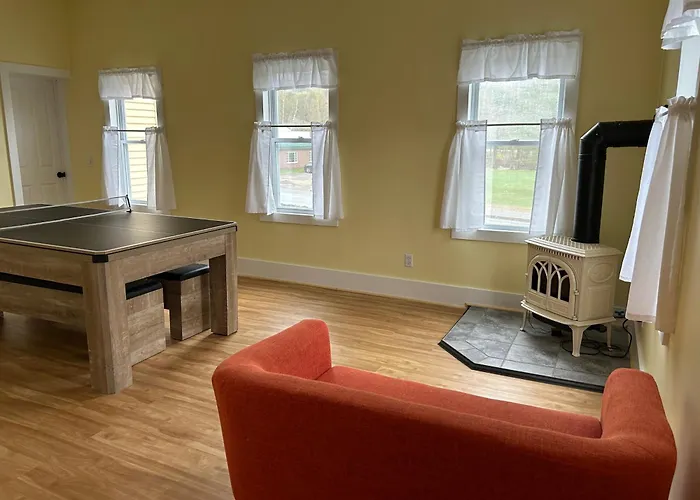 Main Street Retreat In Sunapee