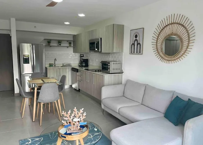 Modern Beach Apartment - Walk To Playa Mantas & Beach Club Access