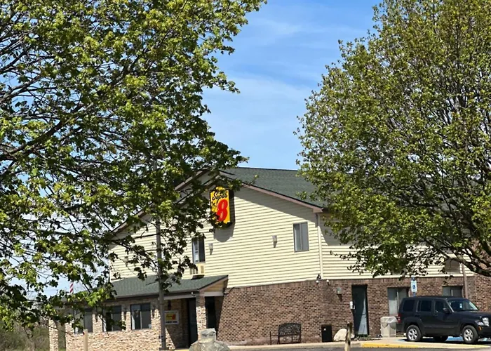 Super 8 By Wyndham Imlay City