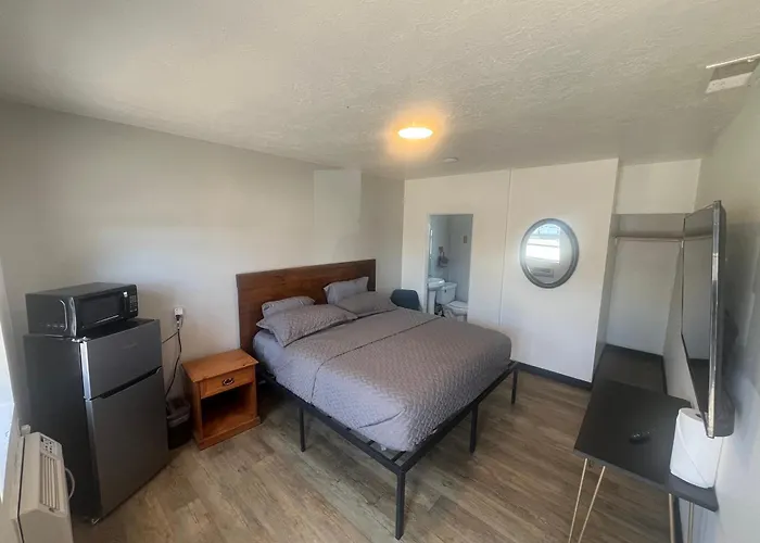 Mac'S Motel