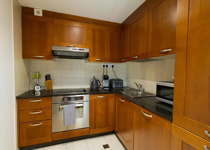 Geata Na Cathrach - Galway Lakeside Apartments