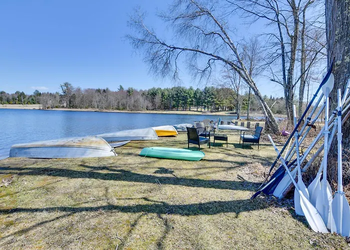 Shared Boat Launch: Lake Retreat In Ellenville!