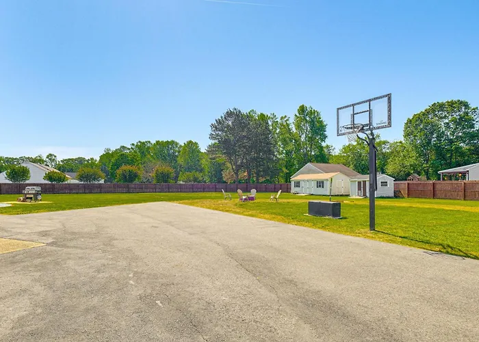 Richmond Area Home W/ Game Room & Patio!