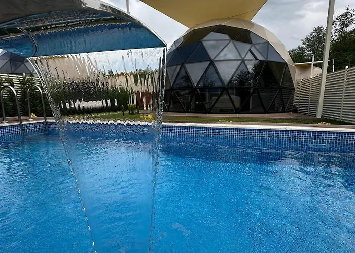 Kalimeras Deluxe Hotel