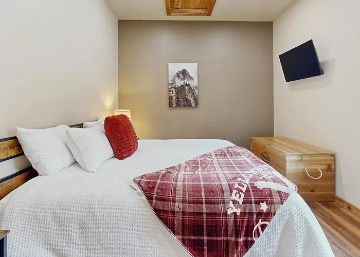 Bear Butte Hideaway