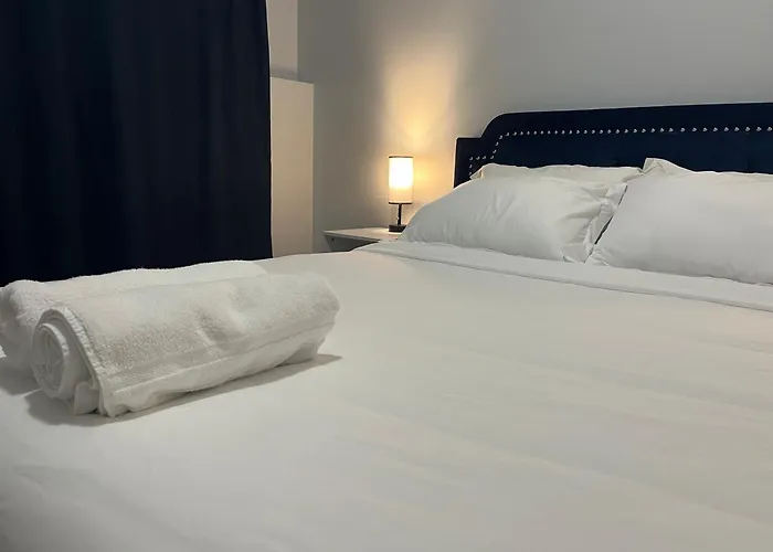 Charming & Cozy Apartment Of 2 Bedrooms With Free Parking