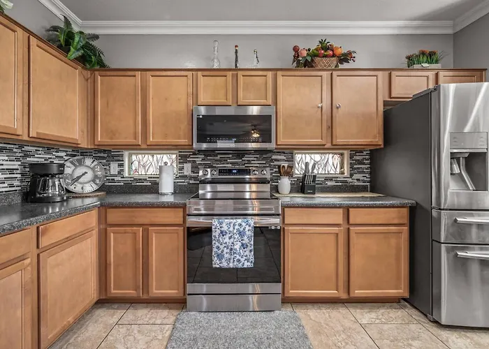Entire Home In Avondale Arizona, 3Br & 2.5Br