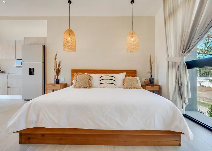 The Bungalows #7 - Boutique Hotel In Flamingo Beach - Ground Level Studio