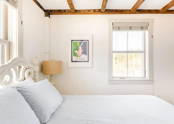 1830 Enchanting, Light-Filled Farmhouse Apartment