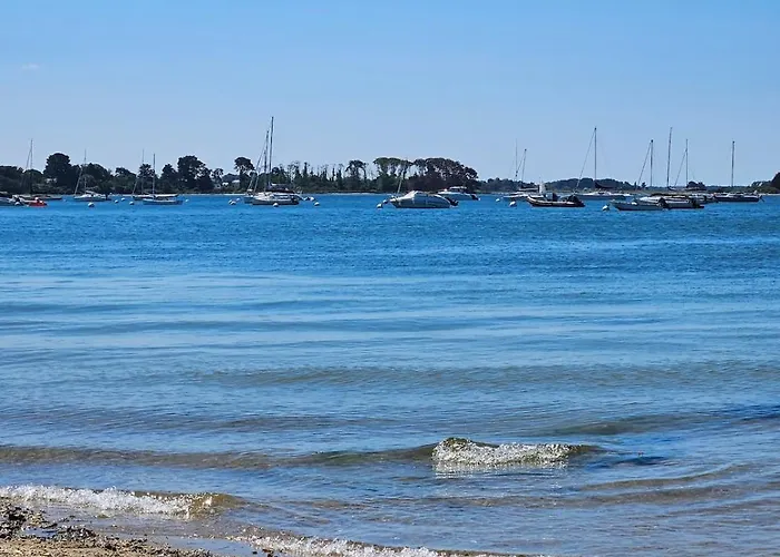 Maison Avec Deux Chambres, Un Jardin Et Une Terrasse