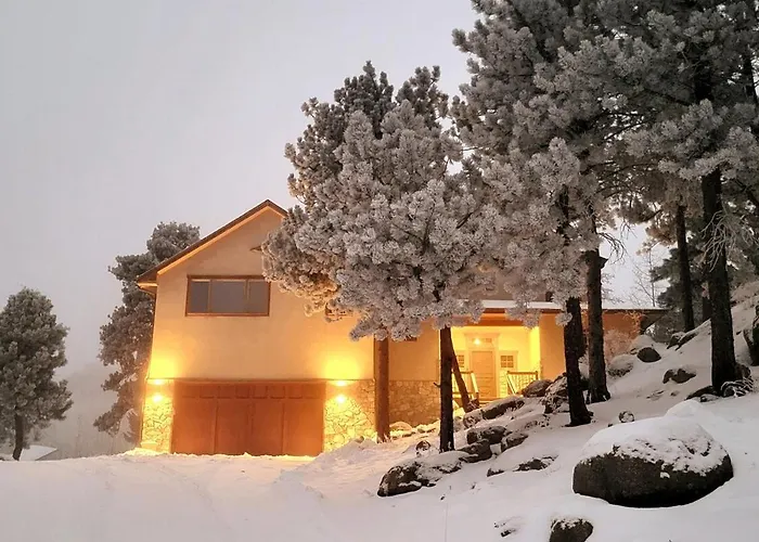 Luxurious Rocky Mountain Retreat Above Boulder