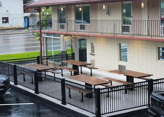 Sleepy Bear Motel