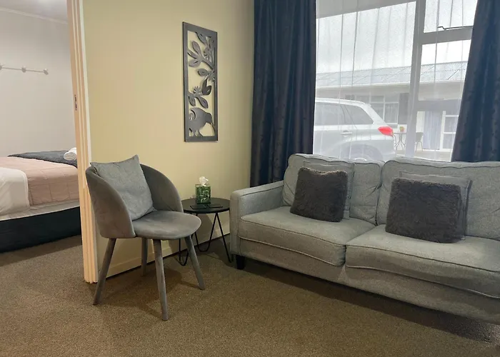 High Street Living Motel