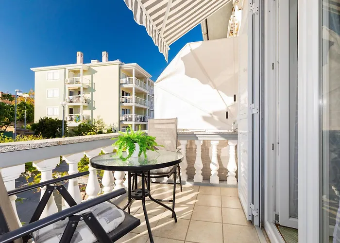 Apartment & Rooms Ivica