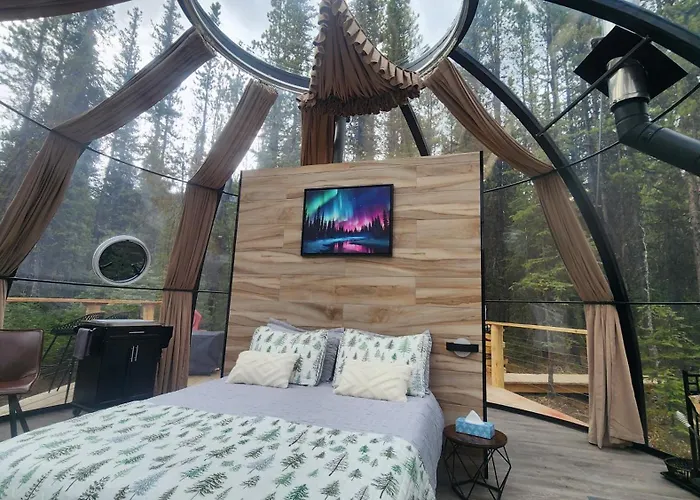 Rocky Mountain Escape - Log Cabins & Aurorasphere Glamping Dome - Rock Lake