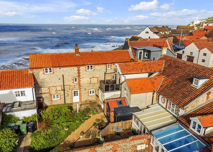 The Wave - 3 Bed Beach Front Home In Sheringham