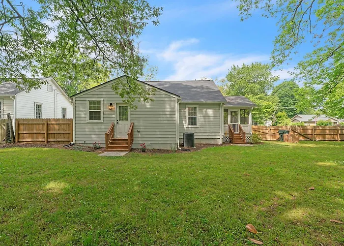 Bungalow Off Floyd St In The Heart Of Covington Bungalow