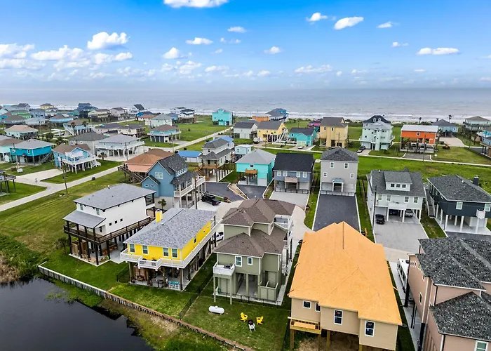 Relax And Sea New Luxury Canal-View Escape Gated Community Firepit And Decks