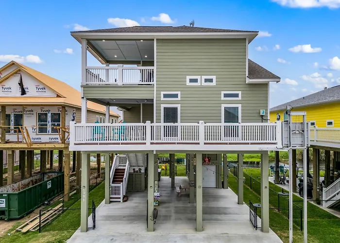Relax And Sea New Luxury Canal-View Escape Gated Community Firepit And Decks