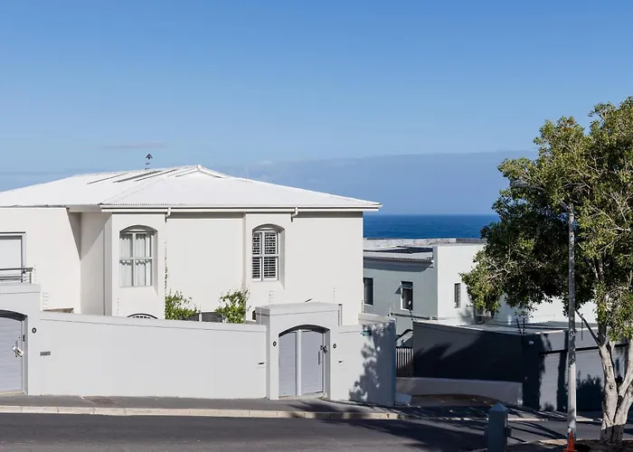 Summer Place Luxury 3 Bedroom Apartment