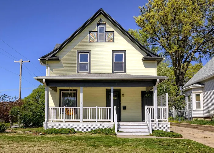 New 5Bd Near Unl & Dt | Poker Table & Games