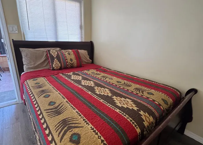 Apache Motel