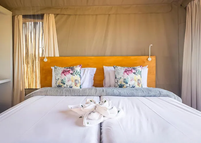 Ndhula Luxury Tented Lodge