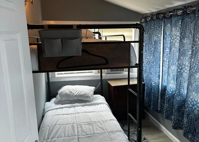 Atlantic Breeze Motel & Apartments