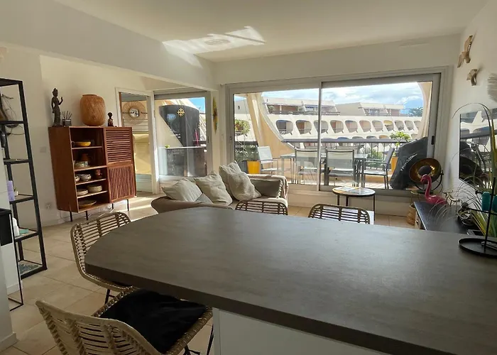 Le Port Camargue - 2 Bedrooms Air Conditioning Terrace And Swimming Pool!
