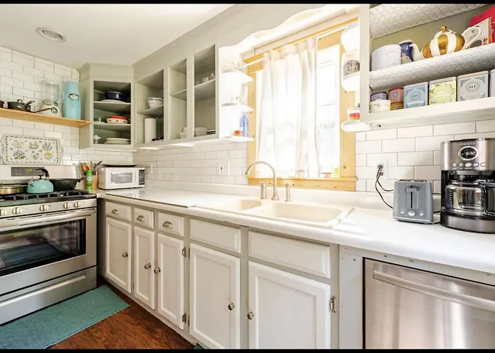 2 Bedroom Garden Apt Pets Welcome